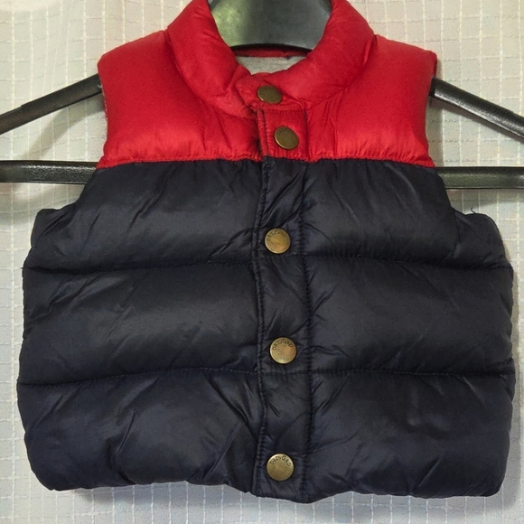 Baby Gap Puffer Vest 0-6 Months - Picture 2 of 6